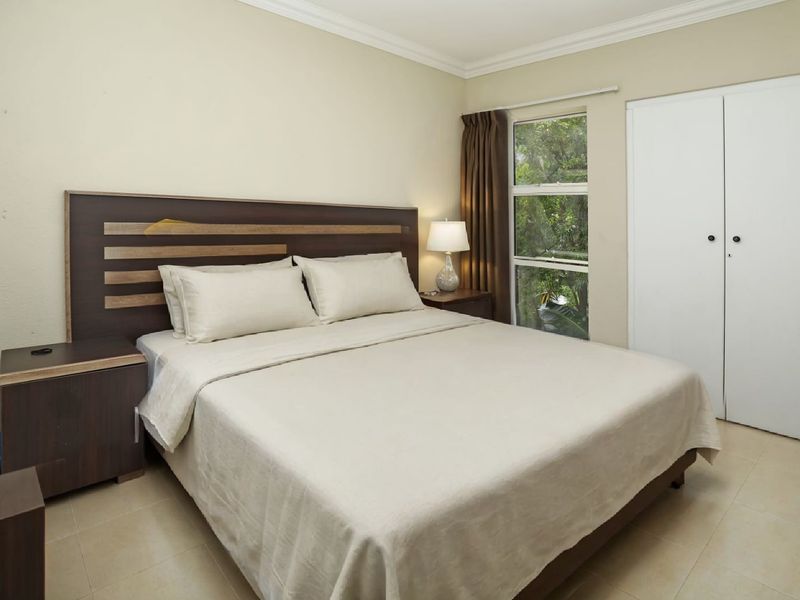 2/ 3 bed 2 bath duplex apartment - Photo 4