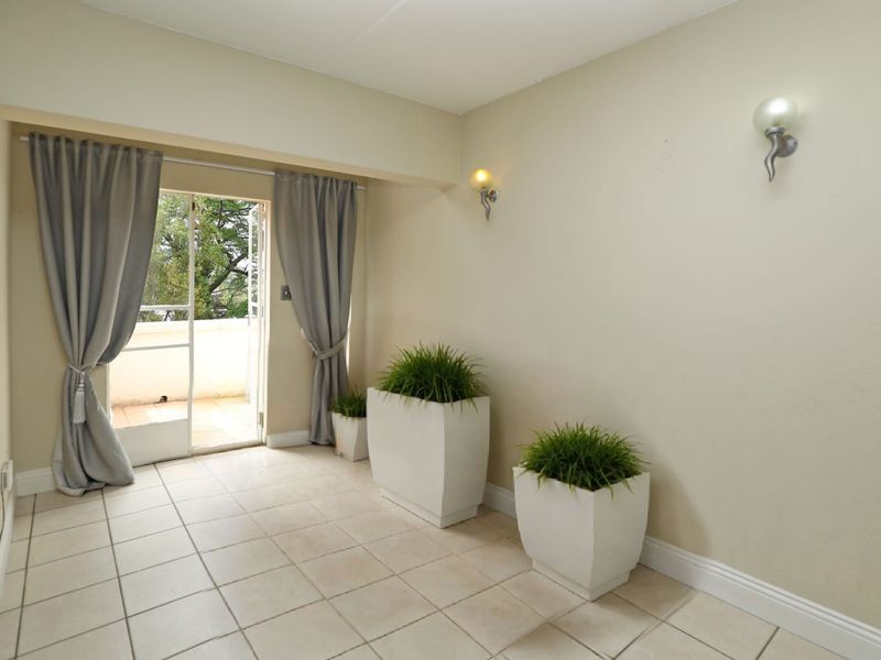 2/ 3 bed 2 bath duplex apartment - Photo 6