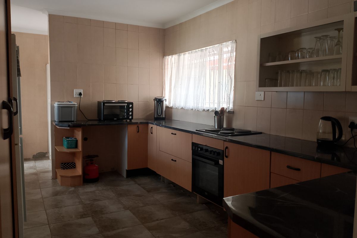 4 Bedroom House For Sale in Dal Fouche - Photo 4