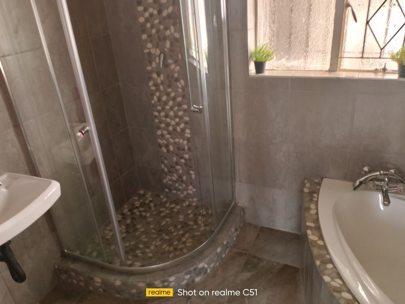 4 Bedroom House For Sale in Dal Fouche - Photo 10