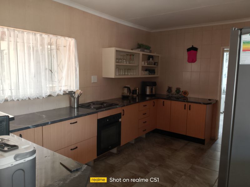 4 Bedroom House For Sale in Dal Fouche - Photo 6