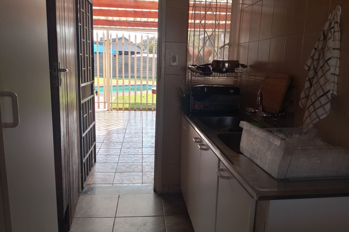 4 Bedroom House For Sale in Dal Fouche - Photo 5