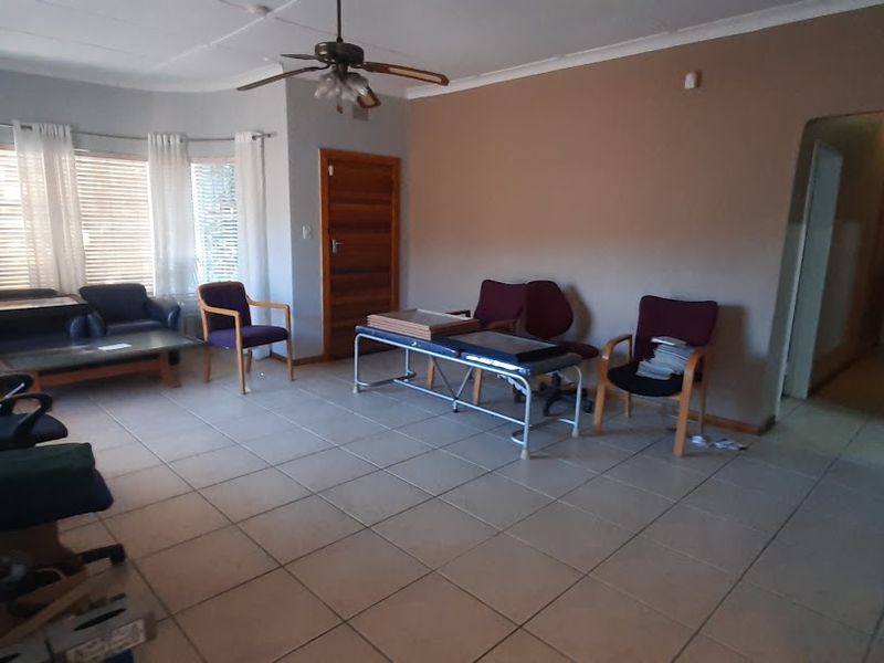 Well maintained Solid property! - Photo 4