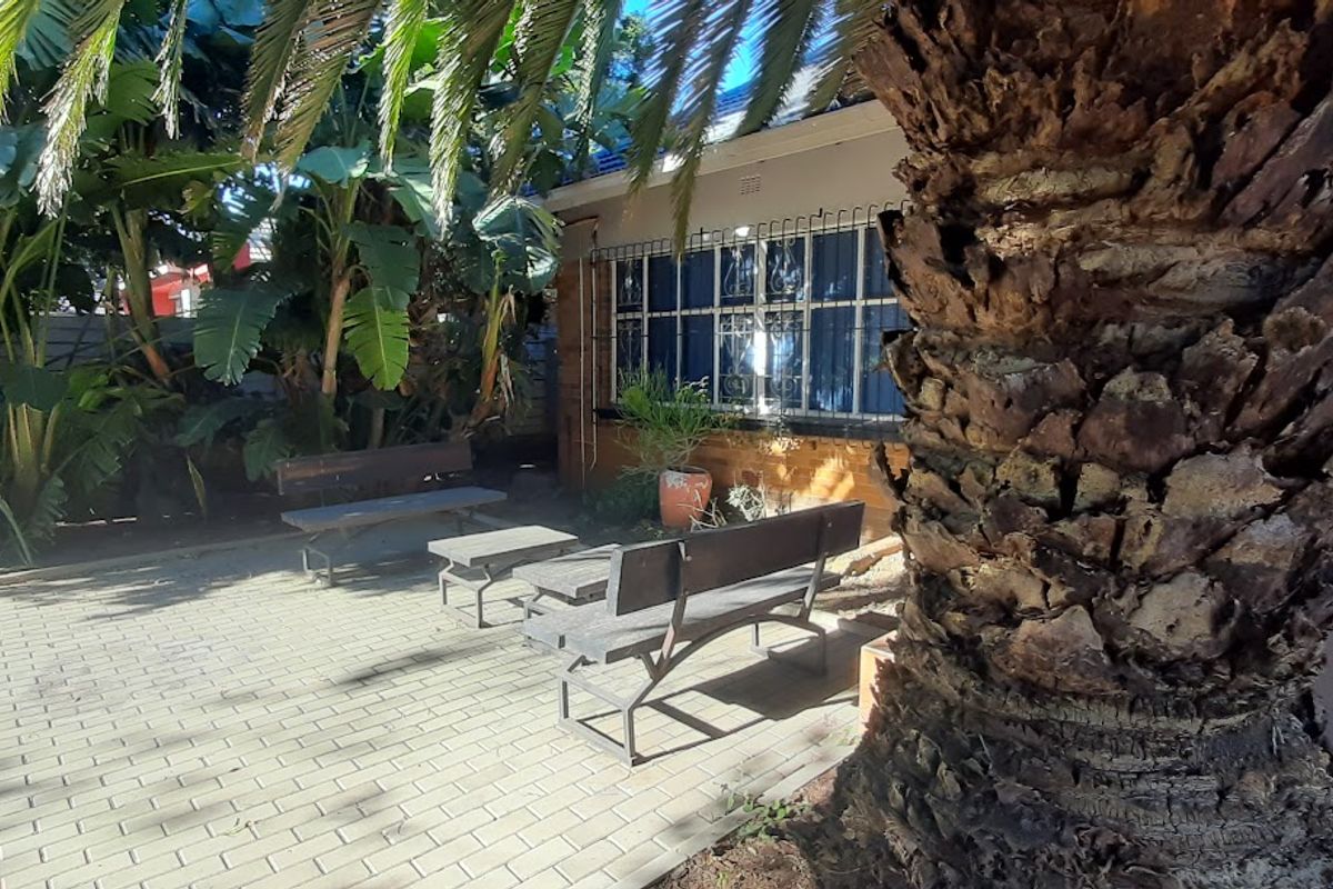 Well maintained Solid property! - Photo 2