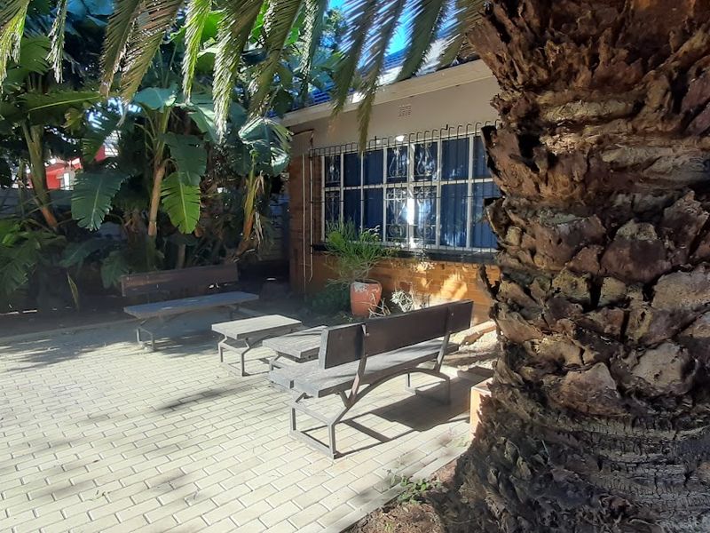 Well maintained Solid property! - Photo 2