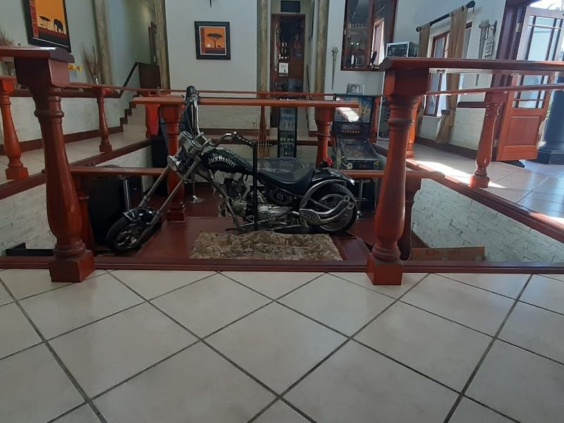 Ultra Modern property! - Photo 10