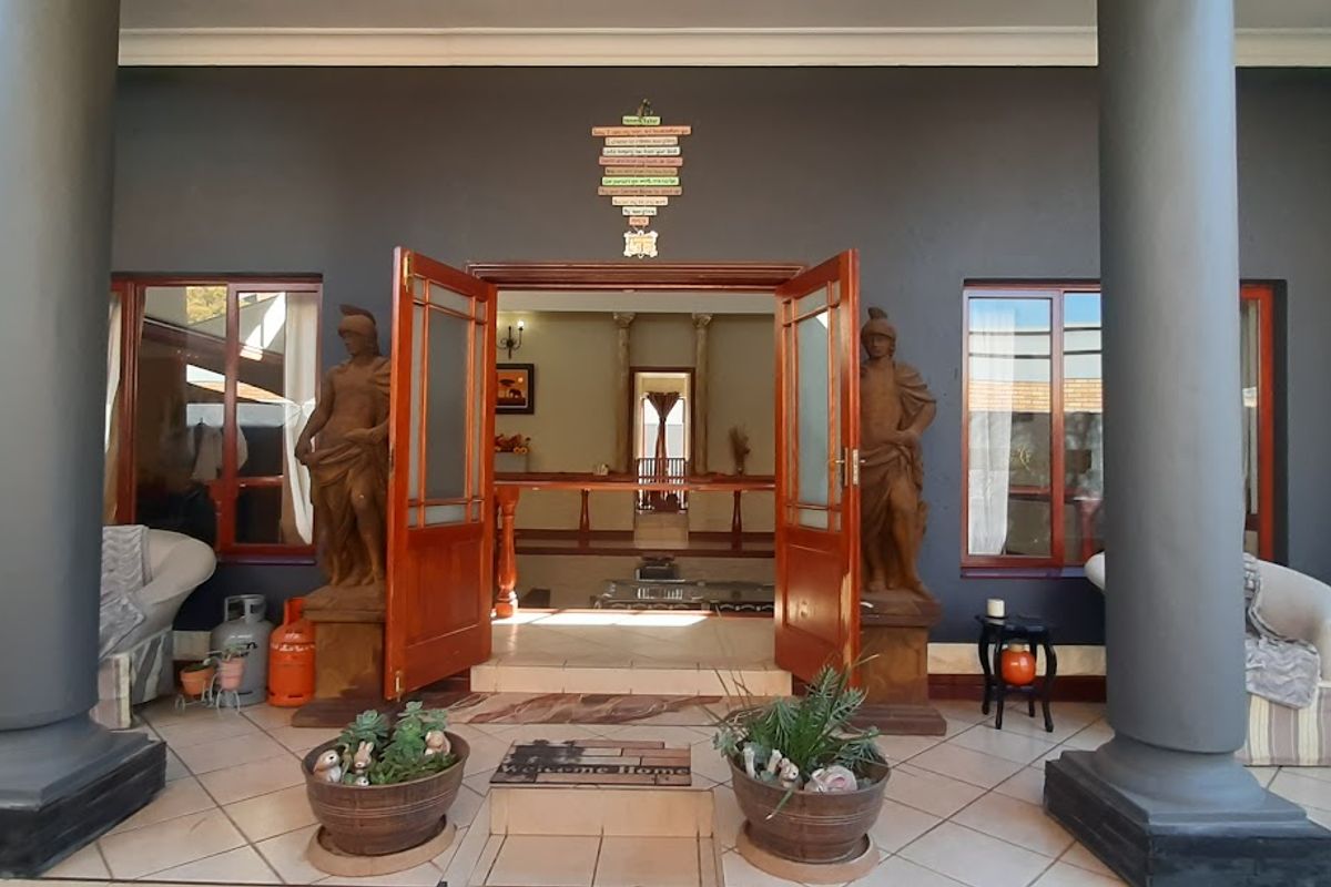 Ultra Modern property! - Photo 3