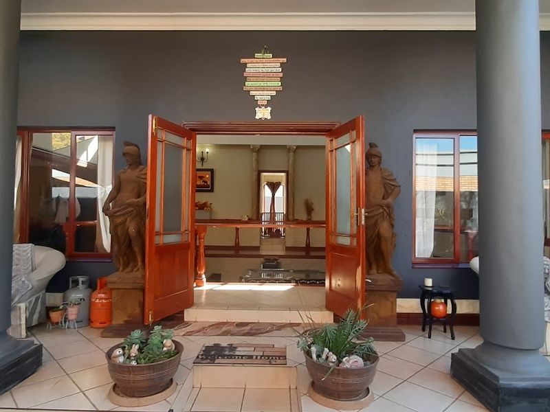 Ultra Modern property! - Photo 3