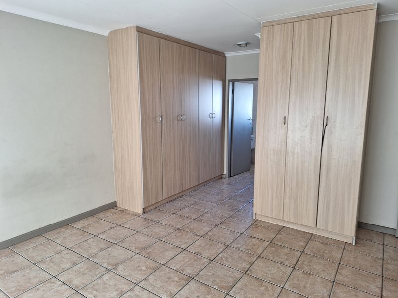 Three bedroom house for sale in Riversdale - Photo 9