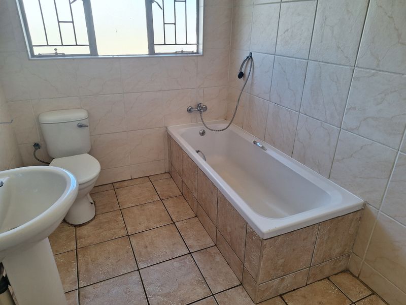 Three bedroom house for sale in Riversdale - Photo 7