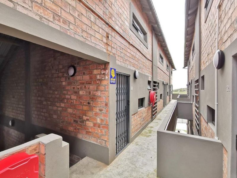 NEWTON PARK 1 BED 1 BATH APARTMENT FOR SALE - Photo 3