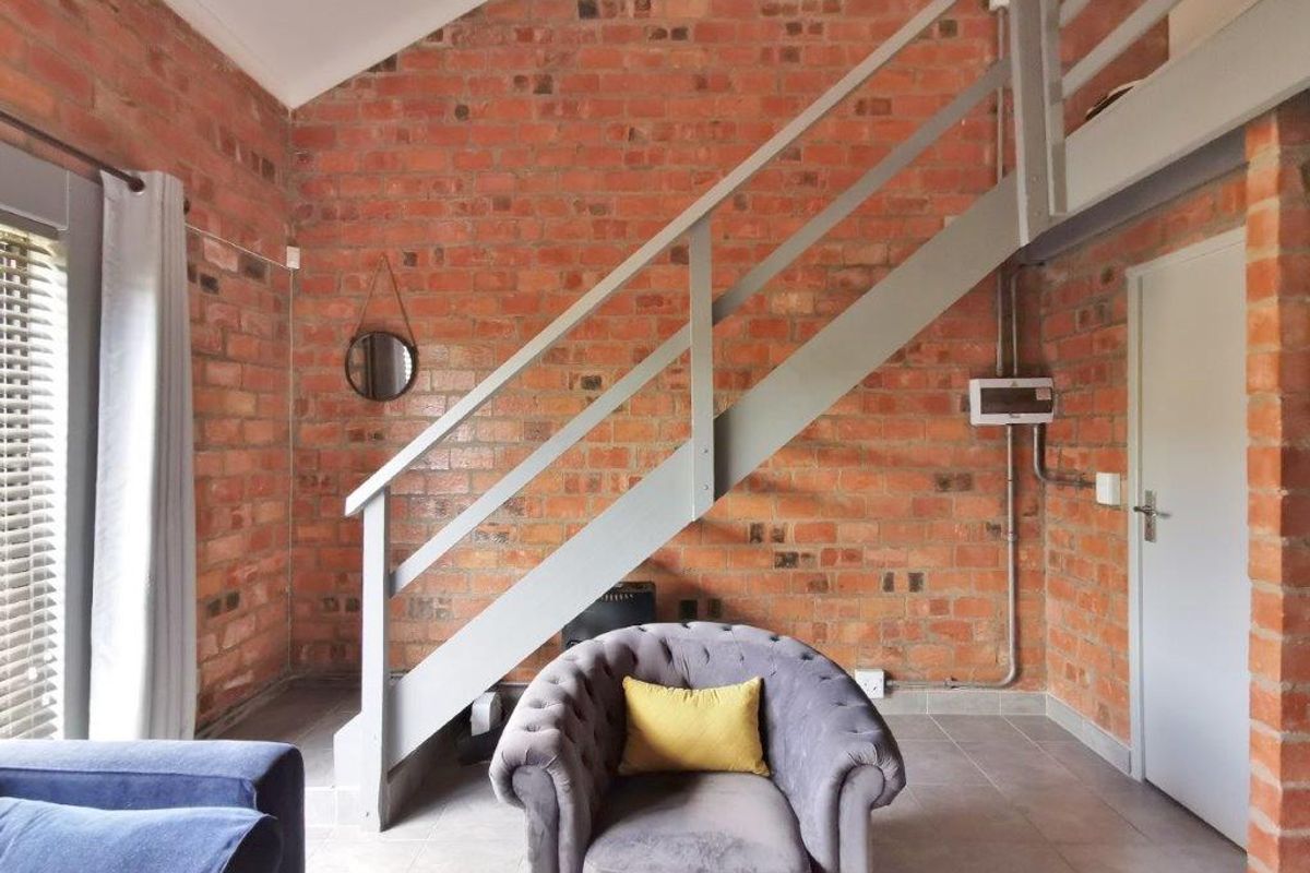 NEWTON PARK 1 BED 1 BATH APARTMENT FOR SALE - Photo 4