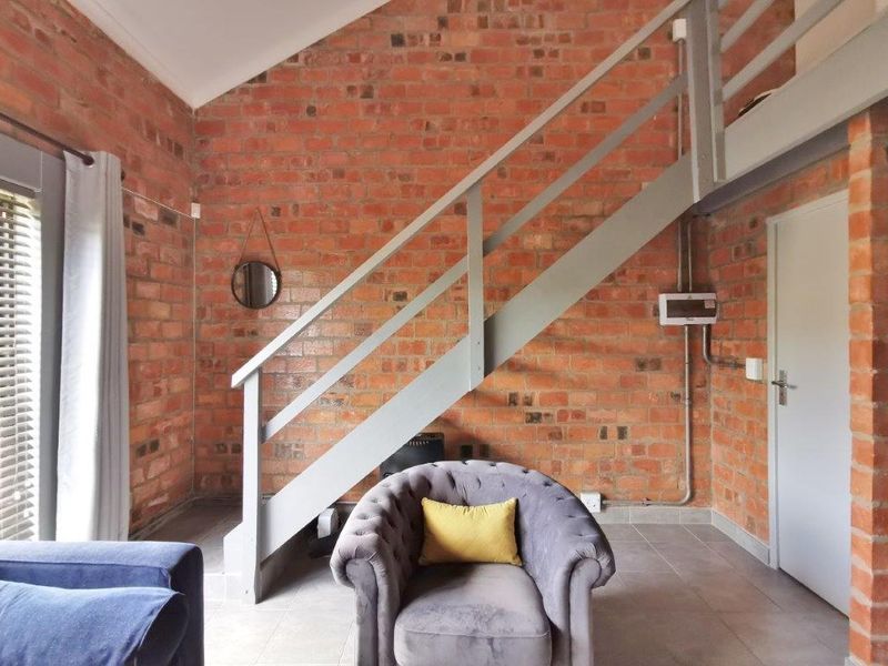 NEWTON PARK 1 BED 1 BATH APARTMENT FOR SALE - Photo 4