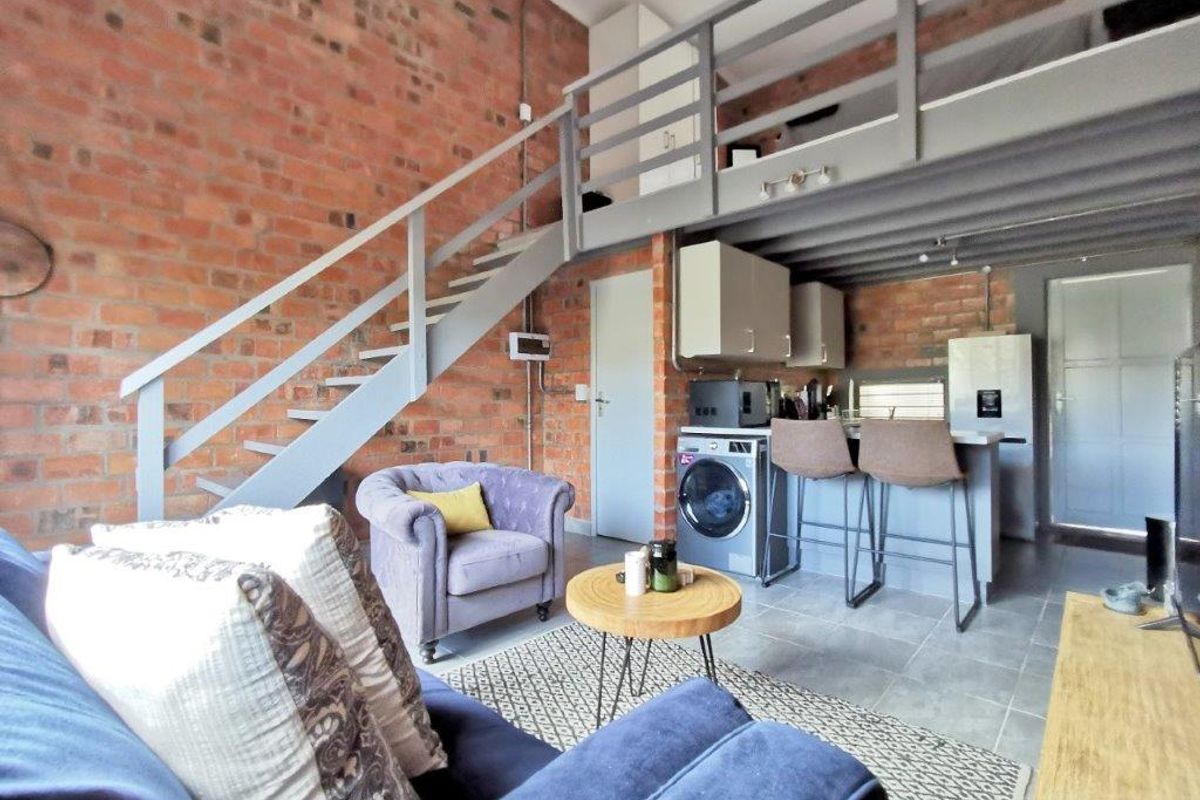 NEWTON PARK 1 BED 1 BATH APARTMENT FOR SALE - Photo 5