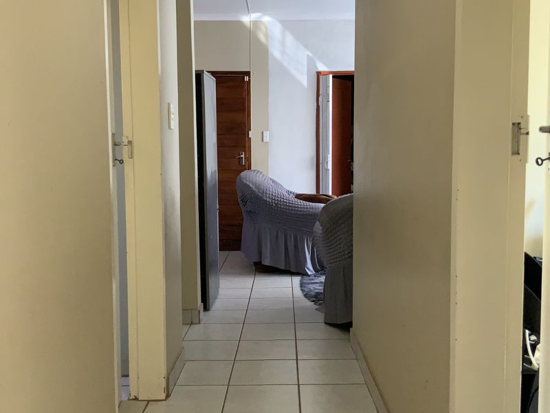 Home in enclosed Salfin sanctuary - Photo 7