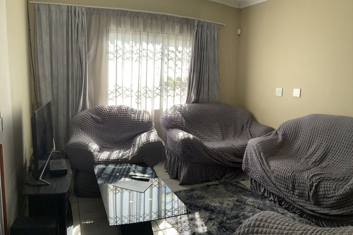 Home in enclosed Salfin sanctuary - Photo 5