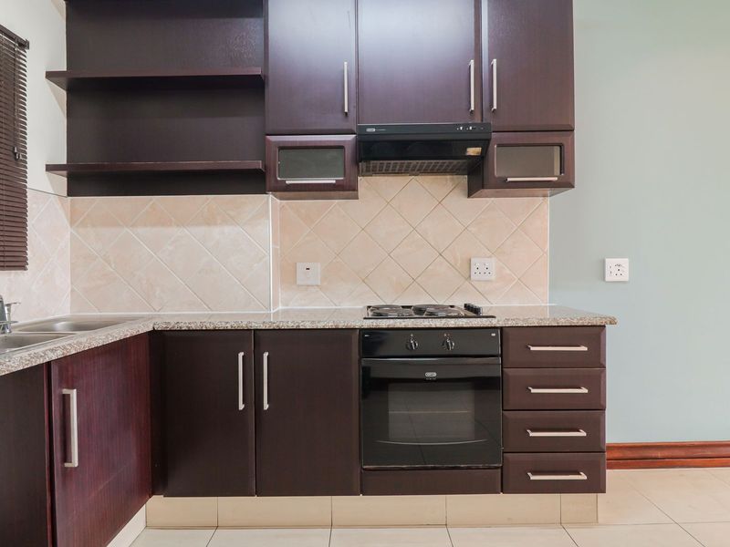 Modern 2 Bedroom Apartment in Umhlanga Ridge - Photo 7
