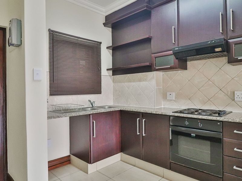 Modern 2 Bedroom Apartment in Umhlanga Ridge - Photo 6