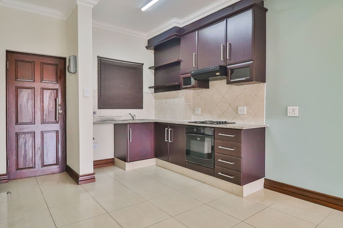 Modern 2 Bedroom Apartment in Umhlanga Ridge - Photo 4