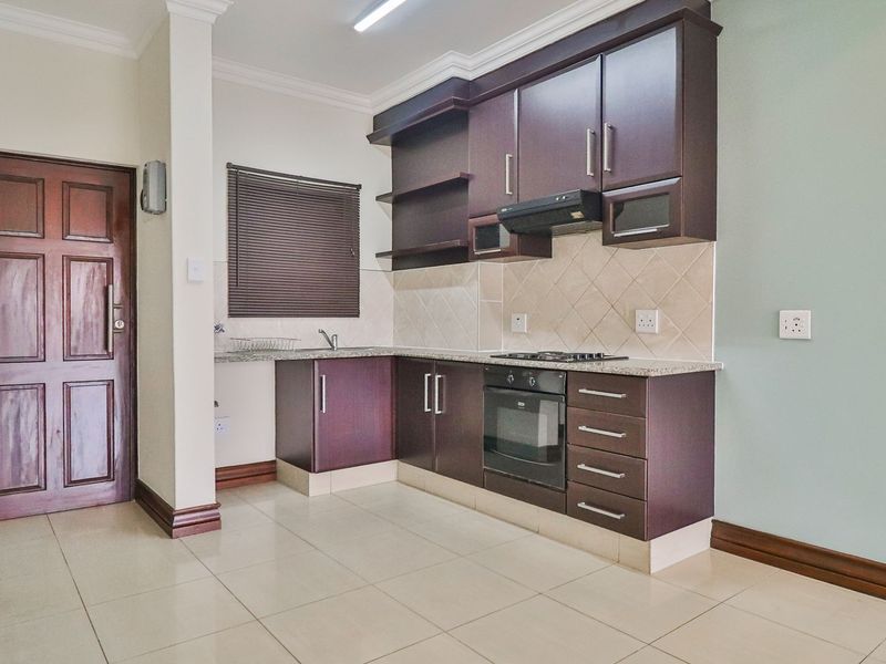 Modern 2 Bedroom Apartment in Umhlanga Ridge - Photo 4