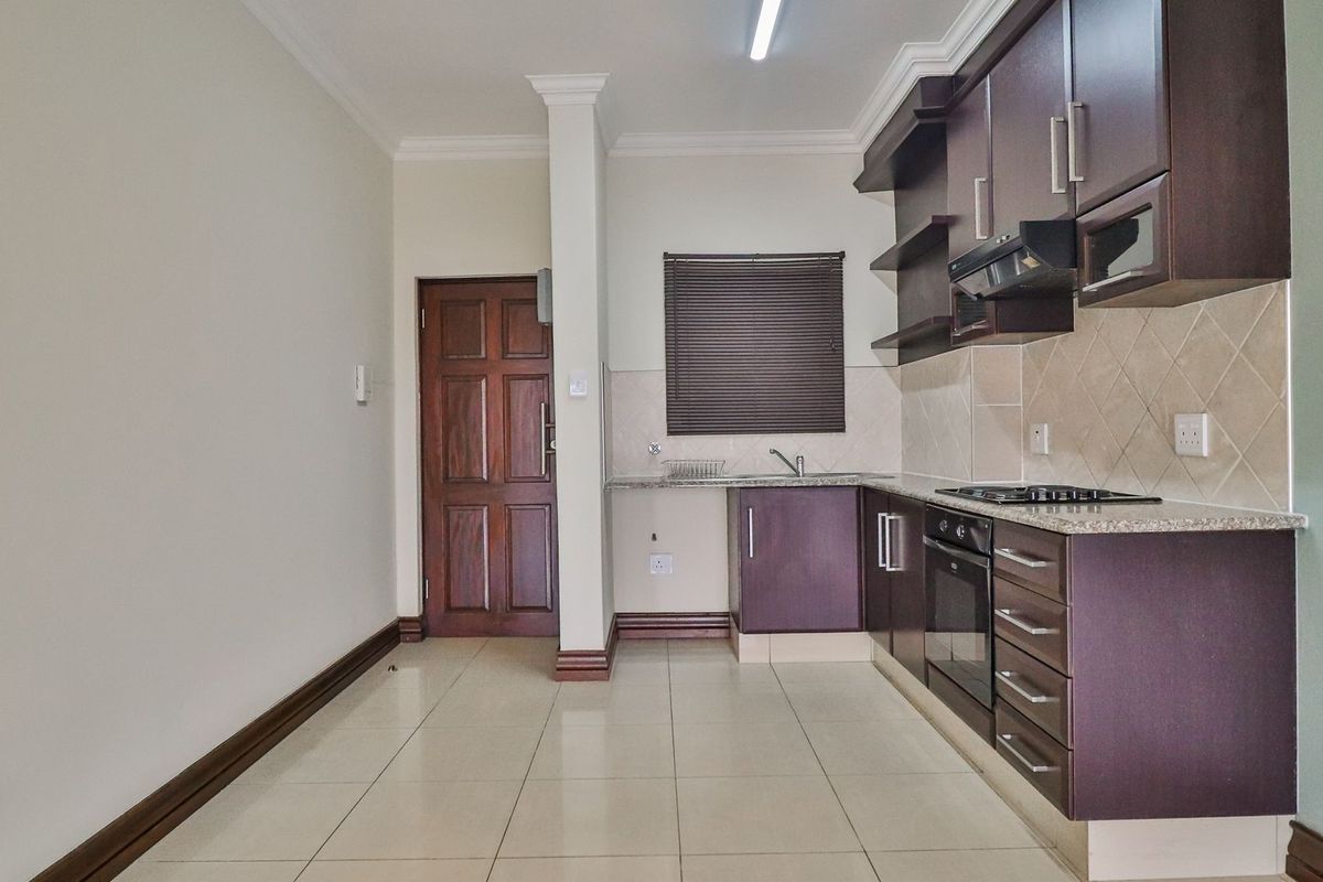 Modern 2 Bedroom Apartment in Umhlanga Ridge - Photo 5