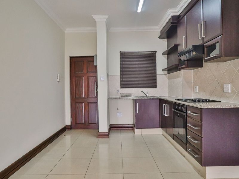 Modern 2 Bedroom Apartment in Umhlanga Ridge - Photo 5