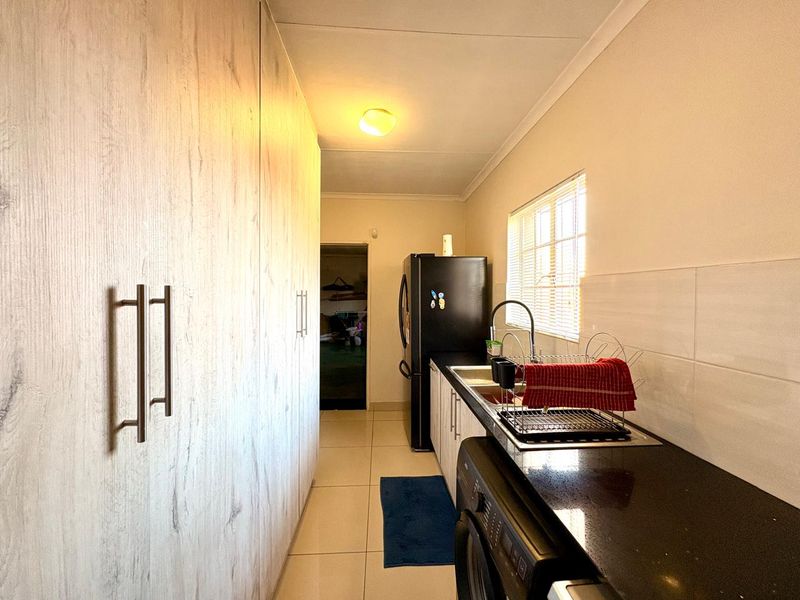 Three bedroom home in Dalpark Ext 1 - Photo 6