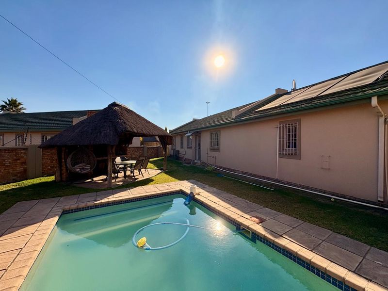 Three bedroom home in Dalpark Ext 1 - Photo 1