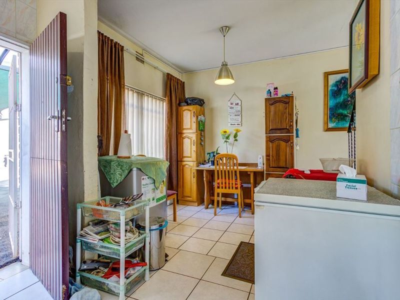 Spacious and beautiful! - Photo 8