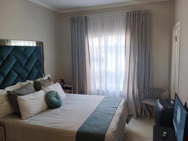 Modern 2 Bedroom Ground Floor Apartment Umhlanga Ridge | Priced to Sell - Photo 8