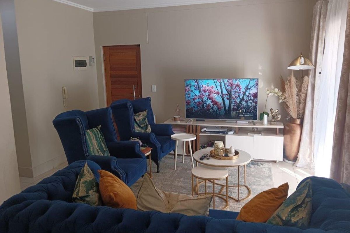 Modern 2 Bedroom Ground Floor Apartment Umhlanga Ridge | Priced to Sell - Photo 4