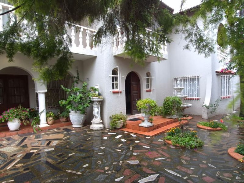 Spectacular Home in Dalcrest searching for a new family - Photo 2