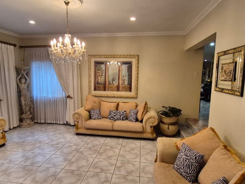 Spectacular Home in Dalcrest searching for a new family - Photo 7