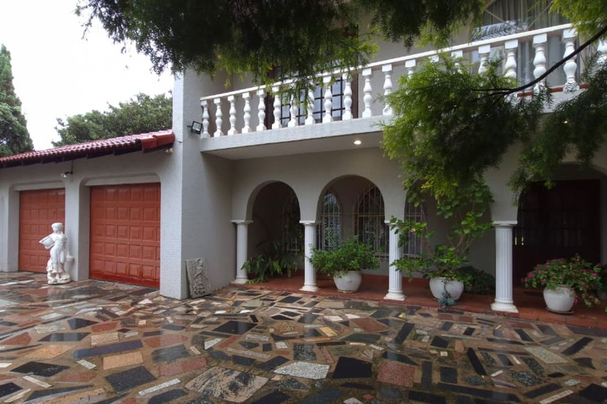 Spectacular Home in Dalcrest searching for a new family - Photo 4