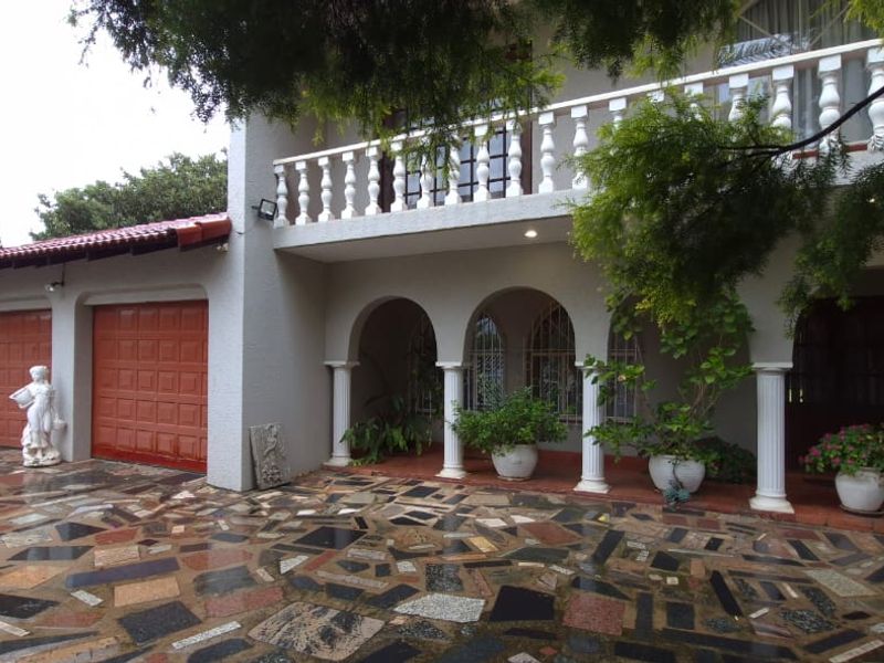 Spectacular Home in Dalcrest searching for a new family - Photo 4