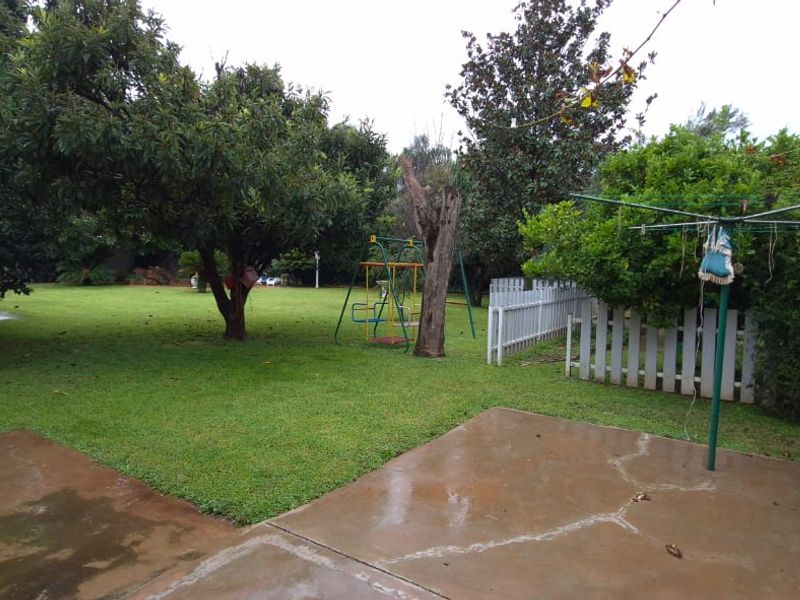 Spectacular Home in Dalcrest searching for a new family - Photo 5