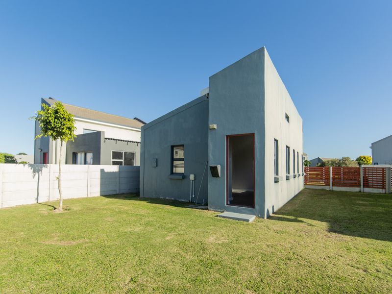 IDEAL STARTER, DOWNSIZE OR INVESTMENT OPPORTUNITY - Photo 1