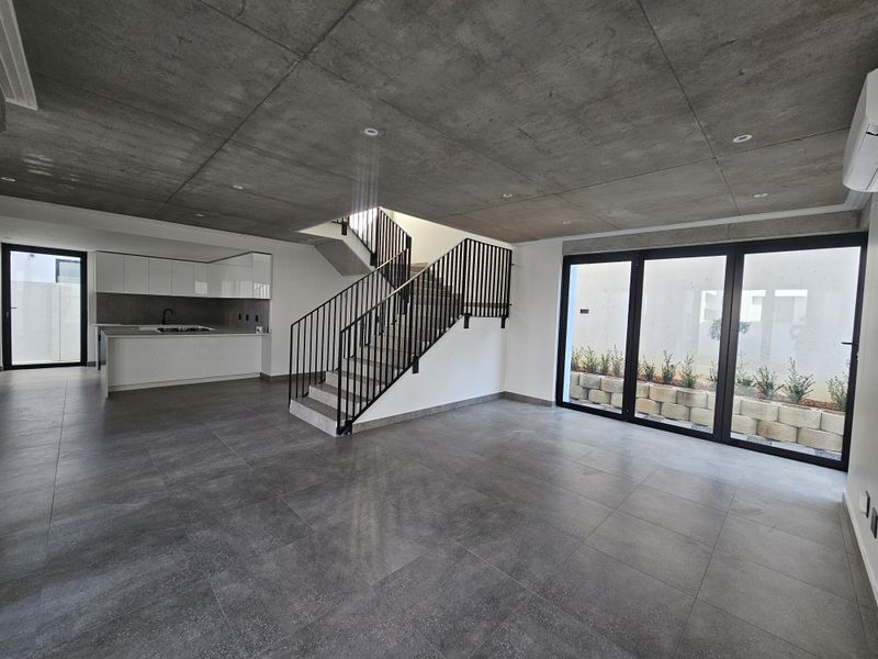Modern Elegance in the Heart of Bryanston – 4-Bedroom Home in 31 on Bantry - Photo 2