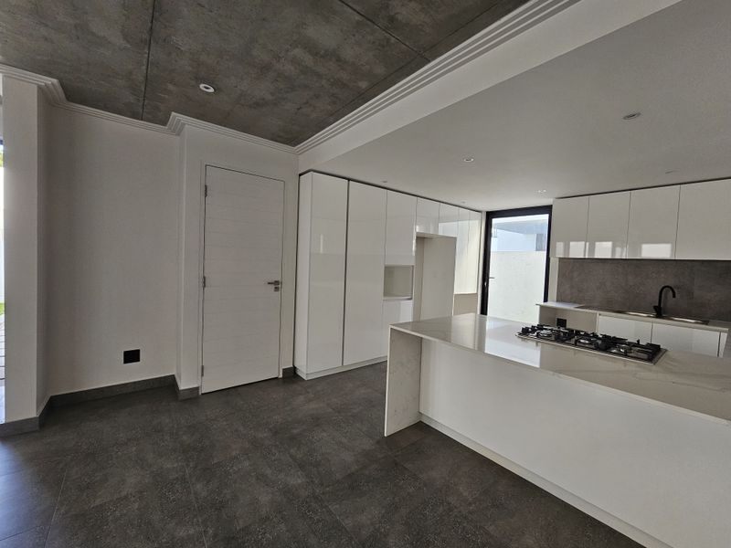 Modern Elegance in the Heart of Bryanston – 4-Bedroom Home in 31 on Bantry - Photo 4