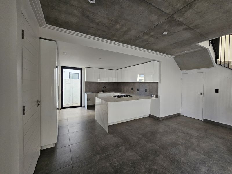 Modern Elegance in the Heart of Bryanston – 4-Bedroom Home in 31 on Bantry - Photo 7