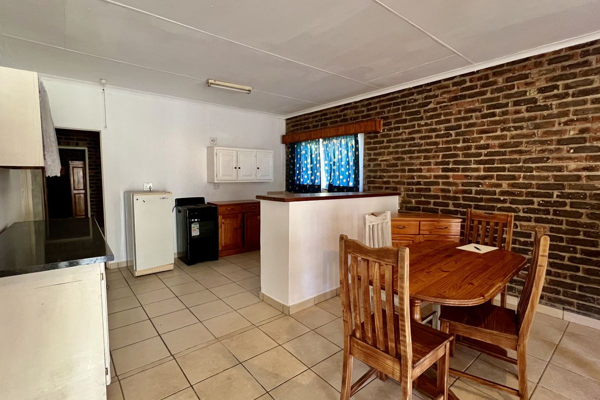 1 BEDROOM APARTMENT TO LET - Photo 2