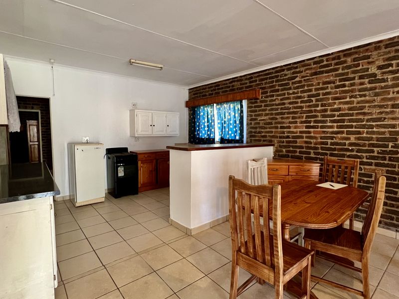 1 BEDROOM APARTMENT TO LET - Photo 2