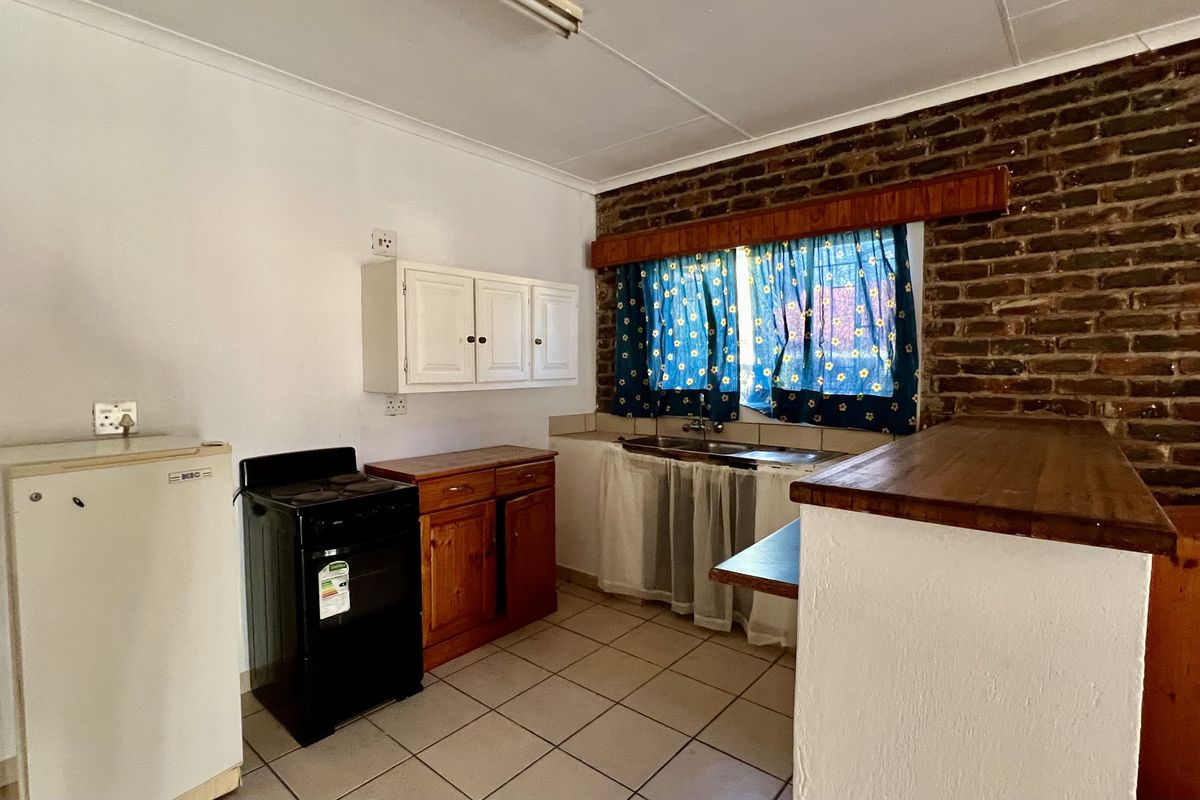 1 BEDROOM APARTMENT TO LET - Photo 3