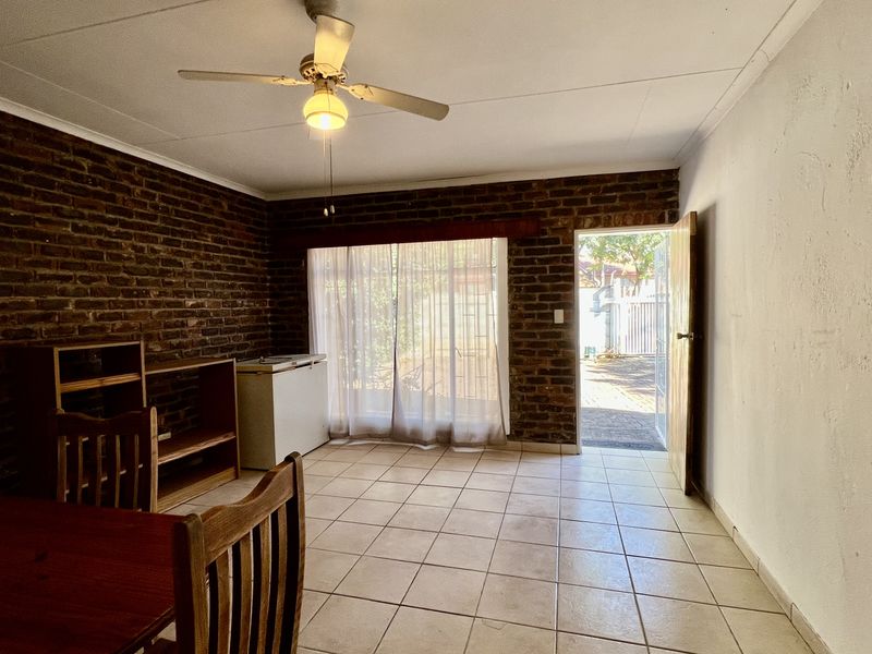 1 BEDROOM APARTMENT TO LET - Photo 4