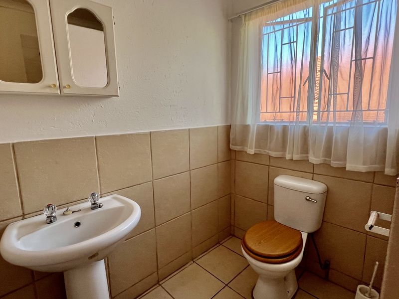 1 BEDROOM APARTMENT TO LET - Photo 8