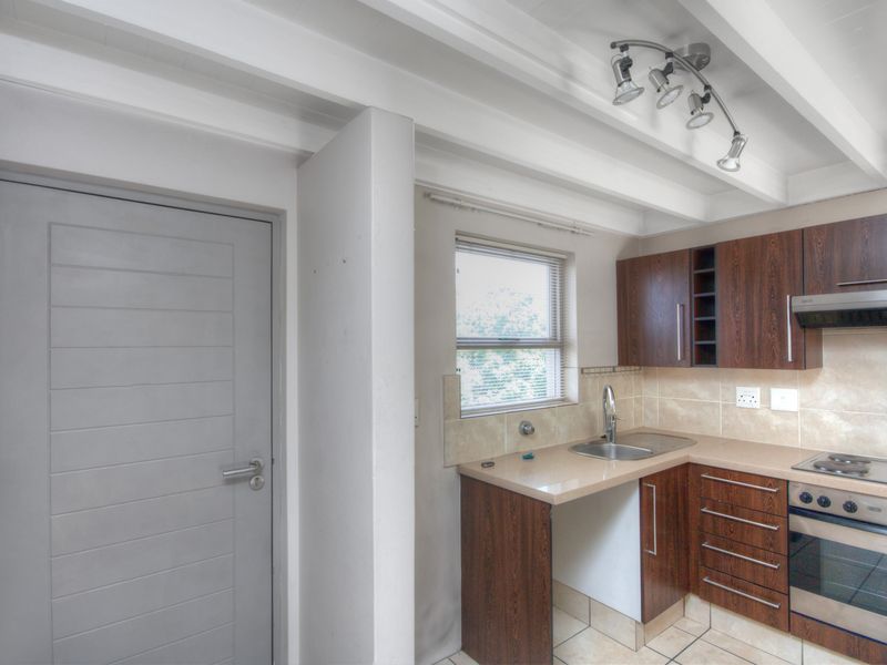 1-Bedroom Apartment with Loft, 2 balconies with views of Sandton Skyline - Investment with Tenant - Photo 10