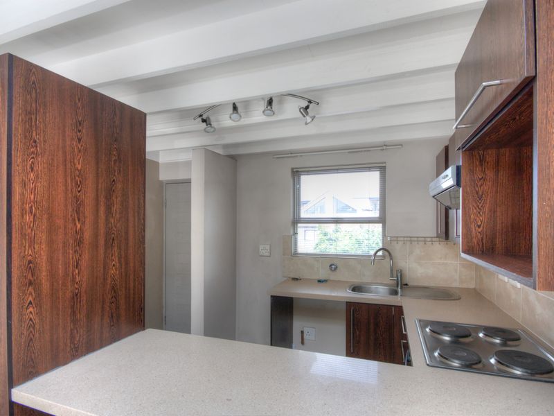 1-Bedroom Apartment with Loft, 2 balconies with views of Sandton Skyline - Investment with Tenant - Photo 9