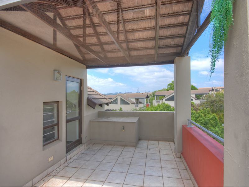 1-Bedroom Apartment with Loft, 2 balconies with views of Sandton Skyline - Investment with Tenant - Photo 4