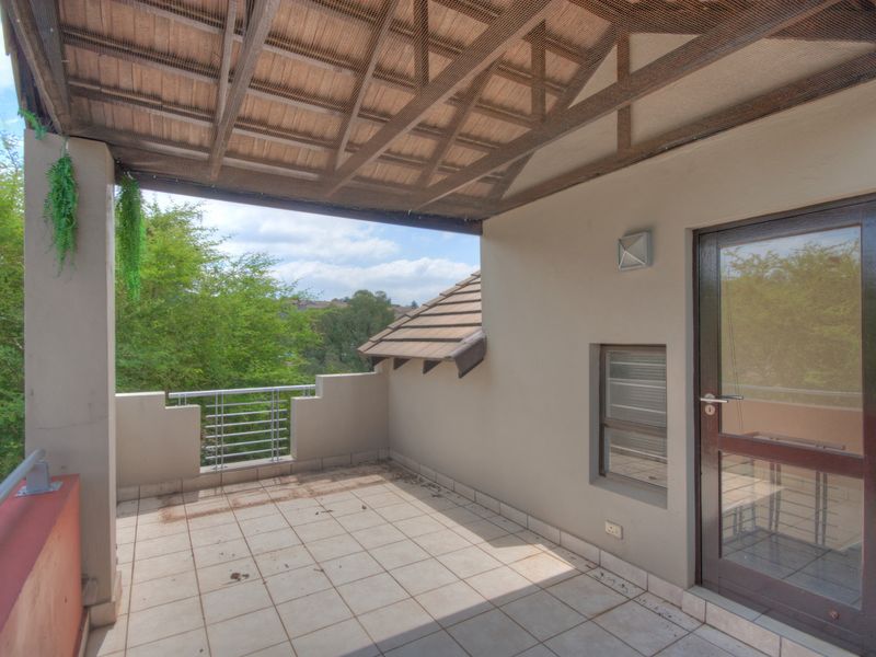1-Bedroom Apartment with Loft, 2 balconies with views of Sandton Skyline - Investment with Tenant - Photo 5
