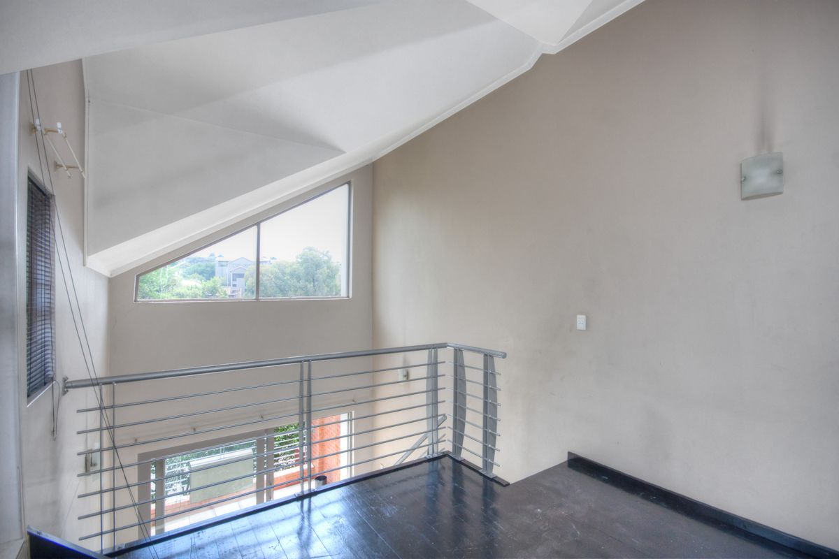 1-Bedroom Apartment with Loft, 2 balconies with views of Sandton Skyline - Investment with Tenant - Photo 3